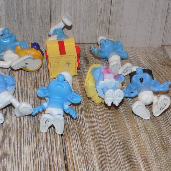 SMURF PLASTIC FIGURES TOYS CAKE TOPPER - Picture 8 of 10